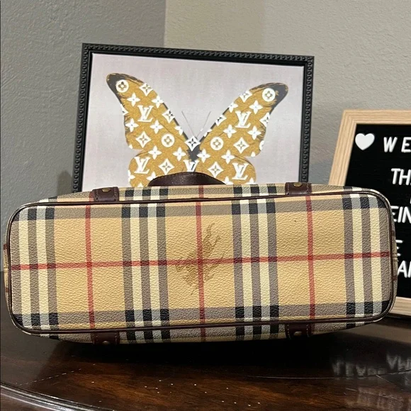 Burberry Vintage Haymarket Check Tote Bag in Coated Canvas and Leather - Picture 4 of 15